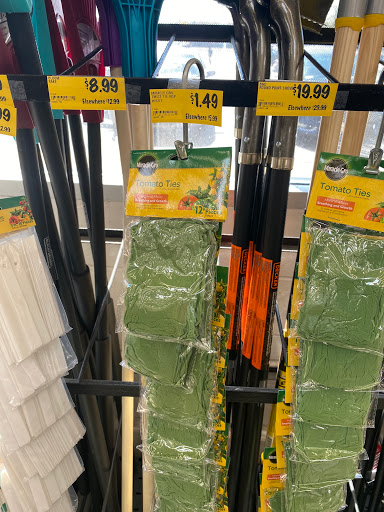 Grocery Store «Grocery Outlet Bargain Market», reviews and photos, 1391 E Yosemite Ave, Manteca, CA 95336, USA