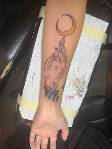 Tattoo Shop «The Mercy Seat», reviews and photos, 210 E 16th St, Kansas City, MO 64108, USA