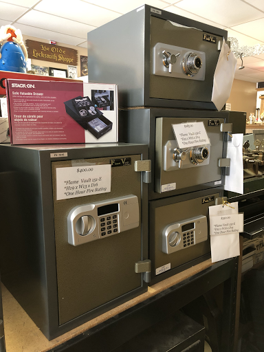 Locksmith «American Lock & Key», reviews and photos, 9516 Cortez Rd W #8, Bradenton, FL 34210, USA