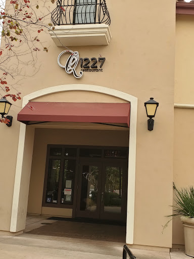 Q1227 Restaurant