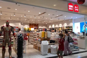Marina mall image