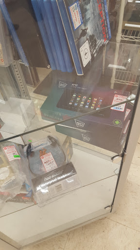 Thrift Store «The Salvation Army Family Store & Donation Center», reviews and photos, 2151 W Devon Ave, Chicago, IL 60659, USA