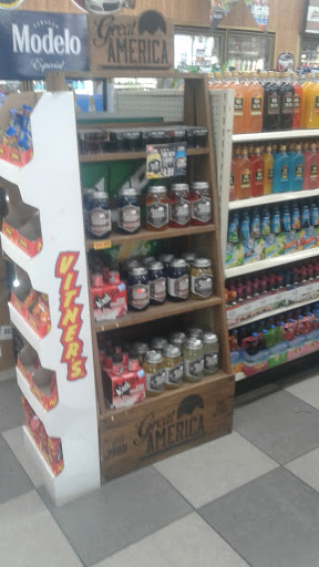 Liquor Store «One Stop Food & Liquor», reviews and photos, 701 N Neil St, Champaign, IL 61820, USA