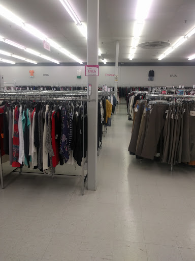 Discount Store «Discount Fashion Warehouse Kettering», reviews and photos, 2836 Wilmington Pike, Kettering, OH 45419, USA