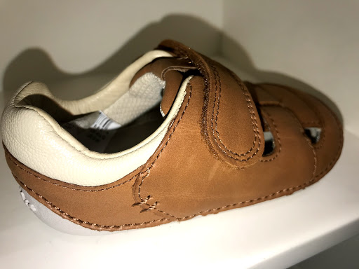 Stores to buy women's fluchos shoes Kualalumpur