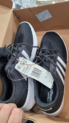 Shoe Store «DSW Designer Shoe Warehouse», reviews and photos, 23171 W Outer Dr, Allen Park, MI 48101, USA