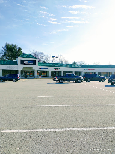 Pet Supply Store «Pet Valu», reviews and photos, 2036 Penny Ln, Jeannette, PA 15644, USA