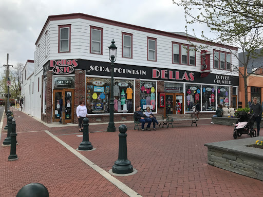 Department Store «Dellas 5 & 10», reviews and photos, 503 Washington St, Cape May, NJ 08204, USA