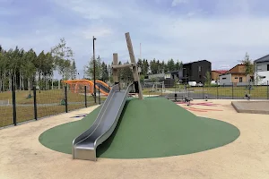 Pustellinmetsän sports and kids park image