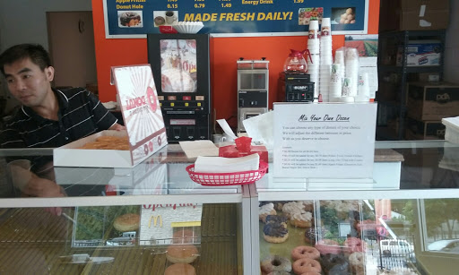 Donut Shop «Clifton Donut Shop», reviews and photos, 2317 Brownsboro Rd, Louisville, KY 40206, USA