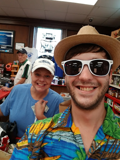 Liquor Store «Lindy Liquor Store», reviews and photos, 613 N Grand Ave, Connersville, IN 47331, USA