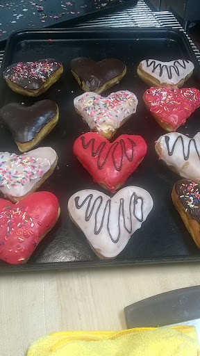 Donut Shop «Yum Yum Donuts», reviews and photos, 6411 E Spring St, Long Beach, CA 90808, USA