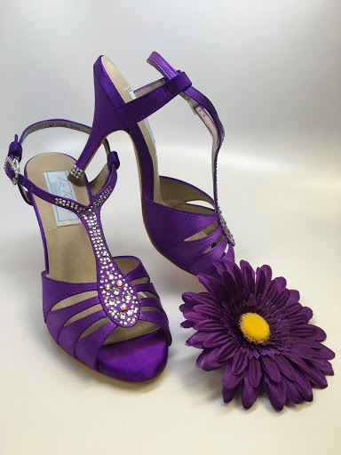 Shoe Store «Signature Shoes», reviews and photos, 271 Westwood Ave, Westwood, NJ 07675, USA