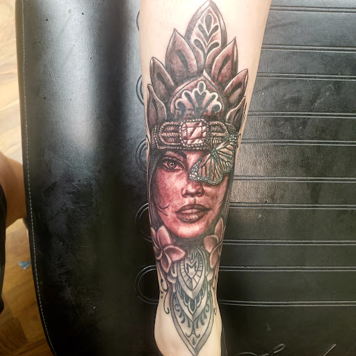 Tattoo Shop «Below Radar Tattoo», reviews and photos, 639 1st Ave N, Fargo, ND 58102, USA