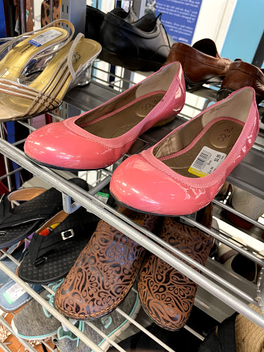 Thrift Store «Goodwill Industries of Middle Tennessee», reviews and photos, 1220 Huntsville Hwy, Fayetteville, TN 37334, USA