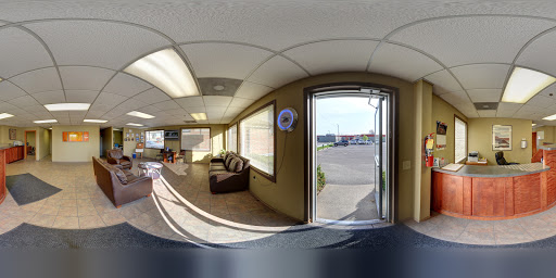 Auto Body Shop «Andrews Collision Center Inc», reviews and photos, 815 3rd St SE, Cedar Rapids, IA 52401, USA