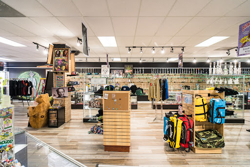 Tobacco Shop «Bear Smoke Smokeshop», reviews and photos, 4295 Browns Bridge Rd B, Cumming, GA 30041, USA