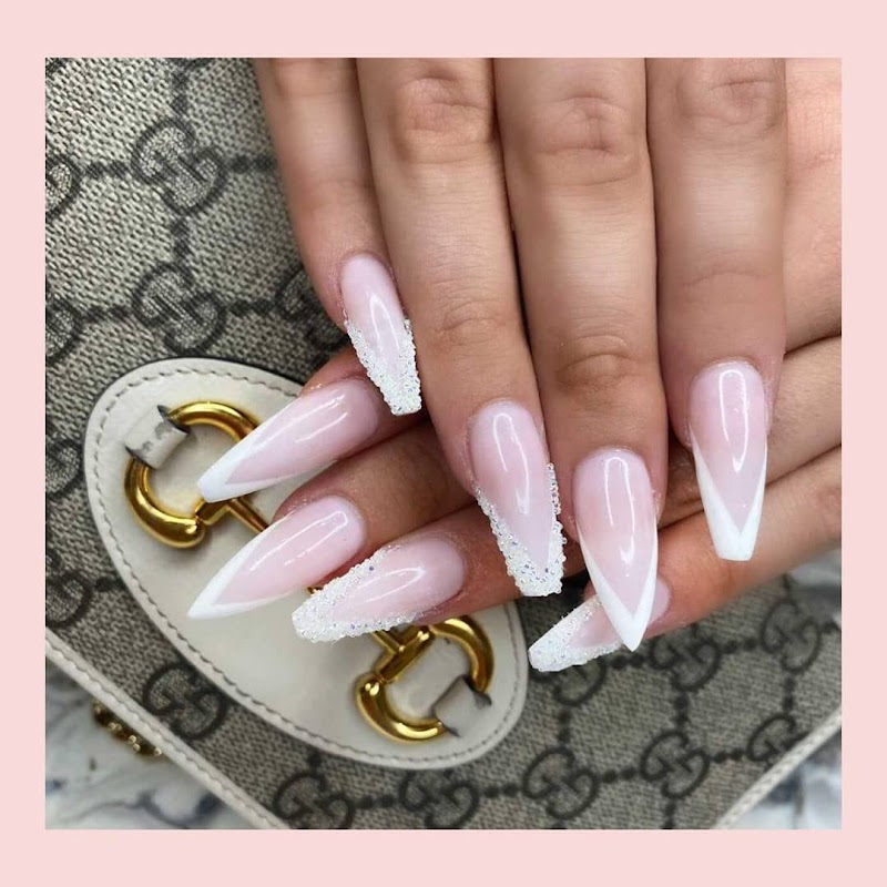 Kitten Claws Parlour - Nails & Eyelash Extensions Brisbane