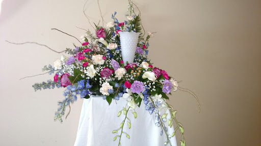 Garden Center «The Potting Shed Garden & Gifts and Urban Meadows Floral», reviews and photos, 1717 Devney Dr, Altoona, WI 54720, USA