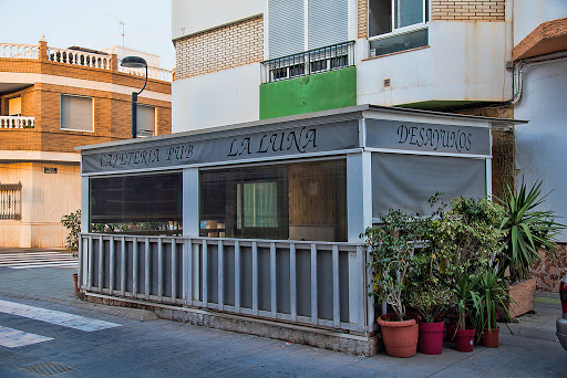 Cafeteria Pub La Luna - C. P.º de los Tristes, 51, 04770 Adra, Almería, España