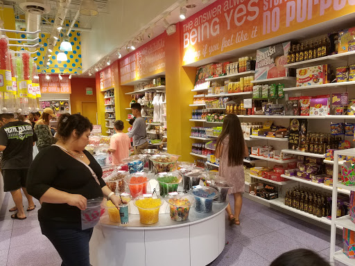 Candy store Fontana