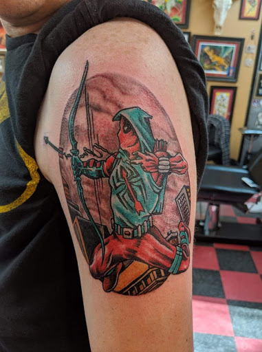 Tattoo Shop «A1 Tattoo Co», reviews and photos, 6805 N Oak Trafficway, Gladstone, MO 64118, USA