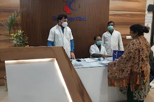 Swasthya Clinic Dr Saurabh Singhal: physician, Dr Ganesh Sharma pediatrician, Dr Neha Agrawal dentist Krishna nagar mathura image