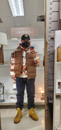 Shoe Store «Timberland Factory Store», reviews and photos, 1 Outlet Blvd #488, Wrentham, MA 02093, USA