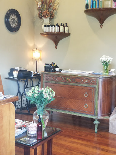 Beauty Salon «Blinders Hair Salon», reviews and photos, 278 E Faust St, New Braunfels, TX 78130, USA