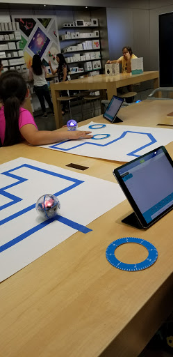 Computer Store «Apple Cielo Vista Mall», reviews and photos, 8401 Gateway Blvd W, El Paso, TX 79925, USA