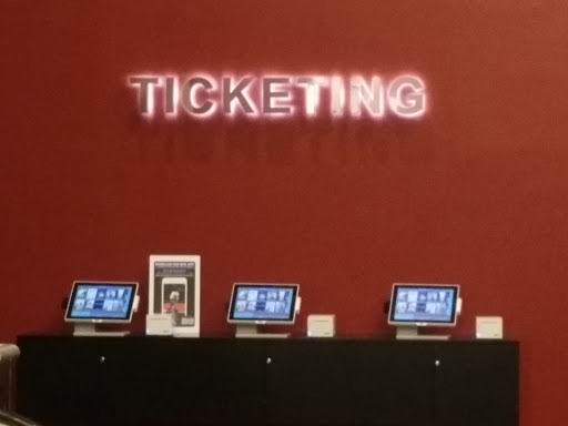 Movie Theater «Showcase Cinema de Lux Randolph», reviews and photos, 73 Mazzeo Dr, Randolph, MA 02368, USA