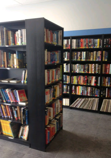 Thrift Store «Goodwill Bookstore & Donation Center», reviews and photos, 2064 Verdugo Blvd, Montrose, CA 91020, USA