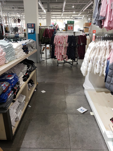 Clothing Store «Old Navy», reviews and photos, 1400 Willowbrook Mall, Wayne, NJ 07470, USA