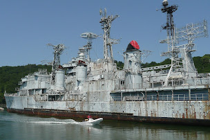Photo n°8 de Cimetière des bateaux de la Marine nationale à Landévennec ()