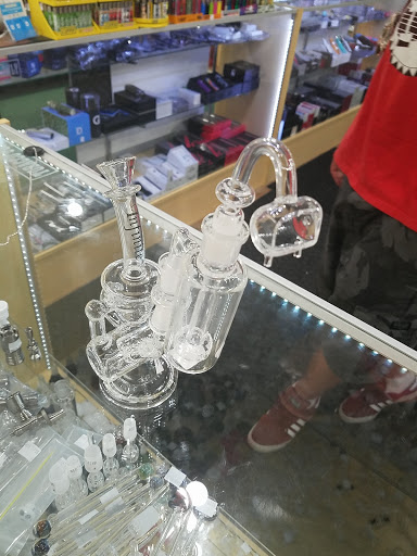 Tobacco Shop «Little Bros Smoke Shop», reviews and photos, 1329 Youngstown Rd SE, Warren, OH 44484, USA