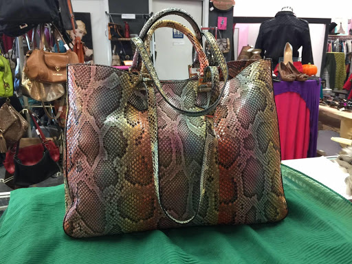 Boutique «What Women Want Resale Boutique», reviews and photos, 9012 Research Blvd Ste C12, Austin, TX 78758, USA