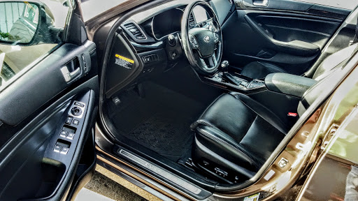 Oil Change Service «GENIE CAR WASH & LUBE - W POINT LOM», reviews and photos, 3949 W Point Loma Blvd, San Diego, CA 92110, USA