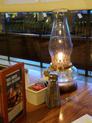 American Restaurant «Cracker Barrel Old Country Store», reviews and photos, 901 Veterans Memorial Pkwy, St Charles, MO 63303, USA