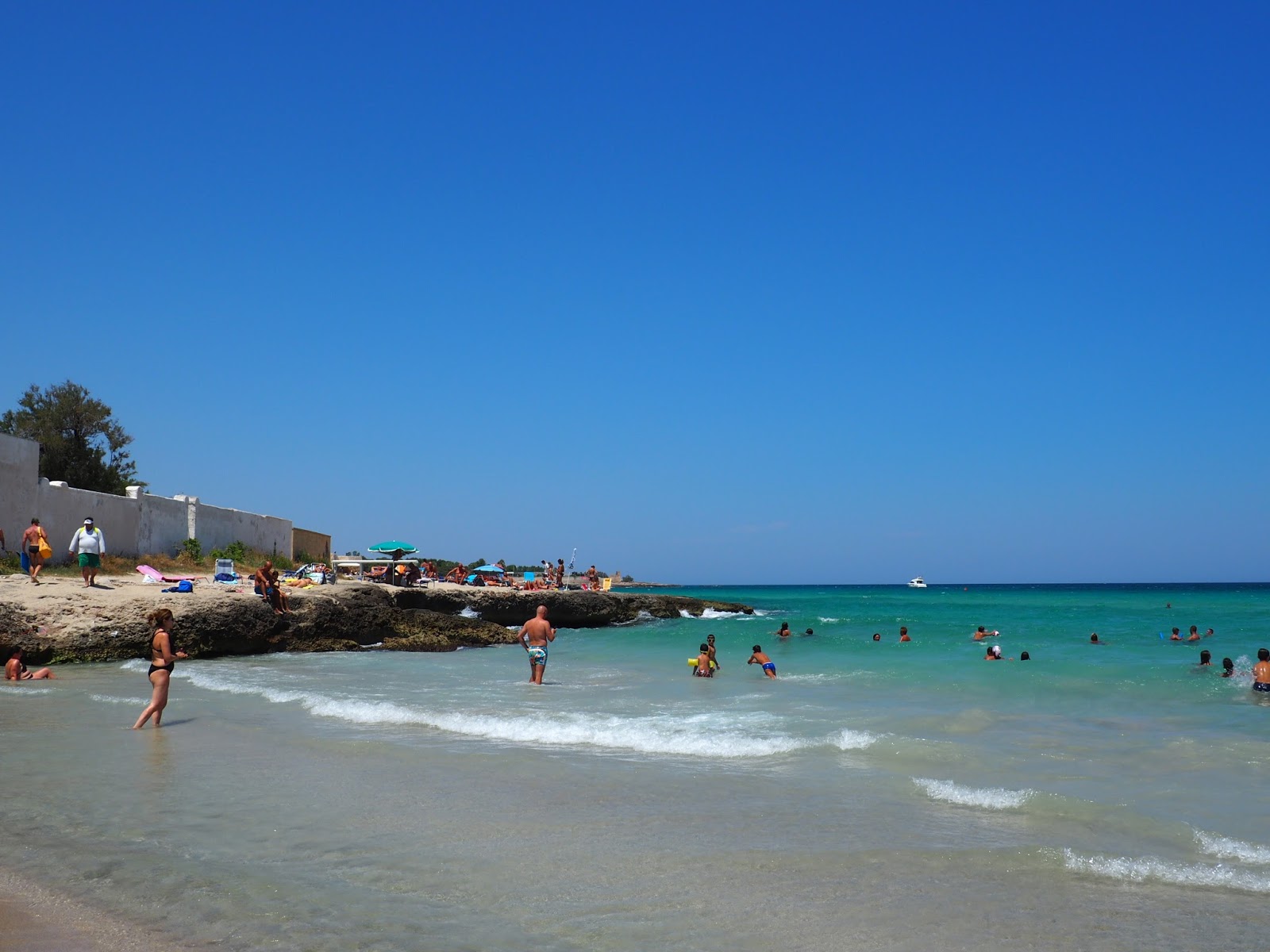 Lido Azzurro Beach'in fotoğrafı ve yerleşim