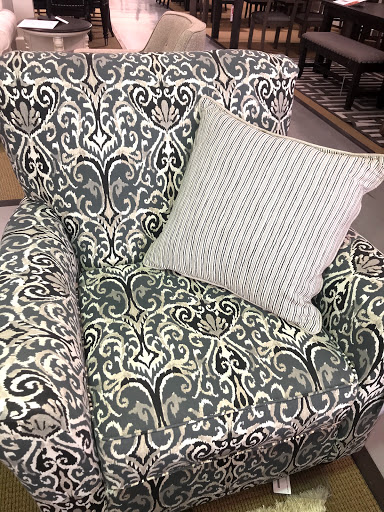 Furniture Store «Value City Furniture», reviews and photos, 2437 E Main St, Plainfield, IN 46168, USA