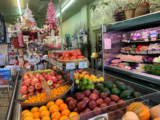 Grocery Store «Bear Foods Natural Market», reviews and photos, 125 E Woodin Ave, Chelan, WA 98816, USA