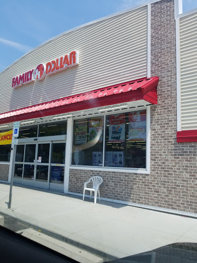 Dollar Store «FAMILY DOLLAR», reviews and photos, 165 Main St, Willimantic, CT 06226, USA