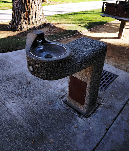 Rancho Tapo Community Park West Drinking Fountain