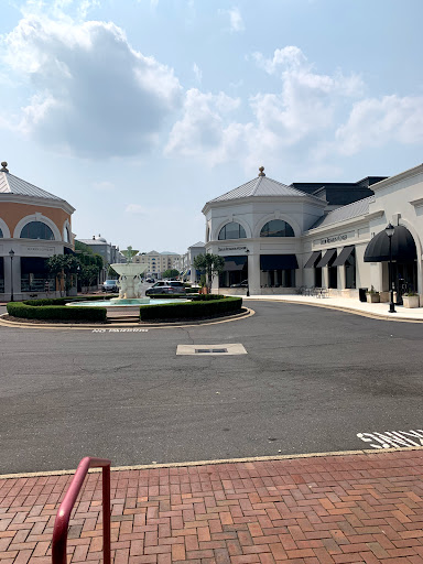 Movie Theater «Regal Cinemas Phillips Place 10», reviews and photos, 6911 Phillips Pl Ct, Charlotte, NC 28210, USA