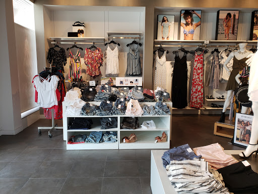 Clothing Store «Express», reviews and photos, 4396 Holly Drive, Beavercreek, OH 45440, USA