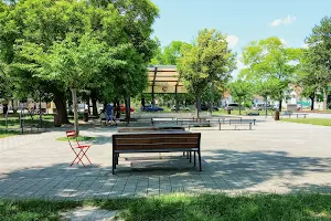 Park Pod lipami image