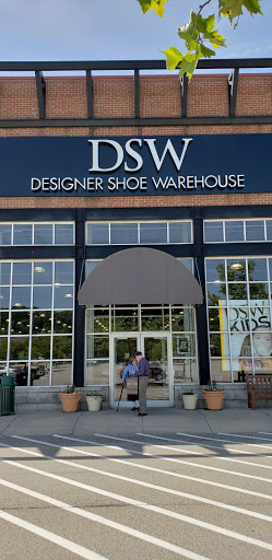 Shoe Store «DSW Designer Shoe Warehouse», reviews and photos, 520 E Waterfront Dr, Homestead, PA 15120, USA