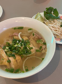 Soupe du Restaurant vietnamien Haïnan chicken rice à Paris - n°15