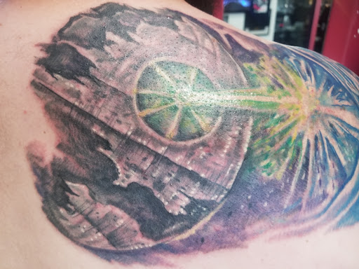 Tattoo Shop «Darkside Tattoo», reviews and photos, 1404 S Webster Ave, Green Bay, WI 54301, USA