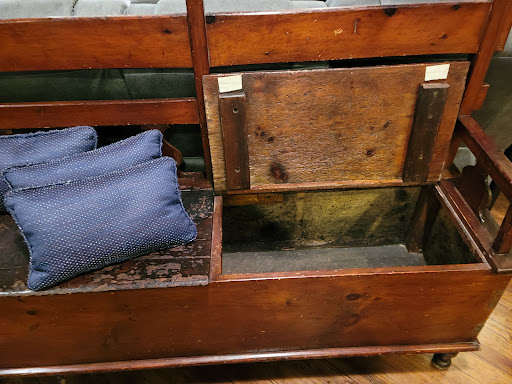 Used Furniture Store «Hometown Refurnishing», reviews and photos, 24 E Main St, Ephrata, PA 17522, USA